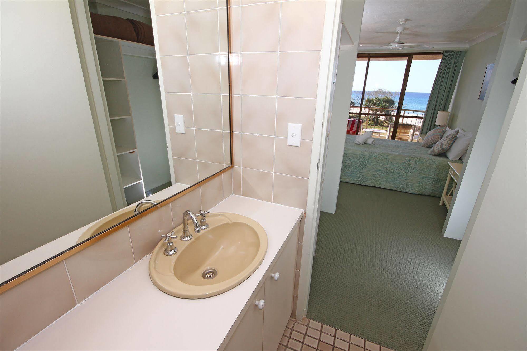 San Simeon Beachfront Apartments Tugun Gold Coast Ngoại thất bức ảnh